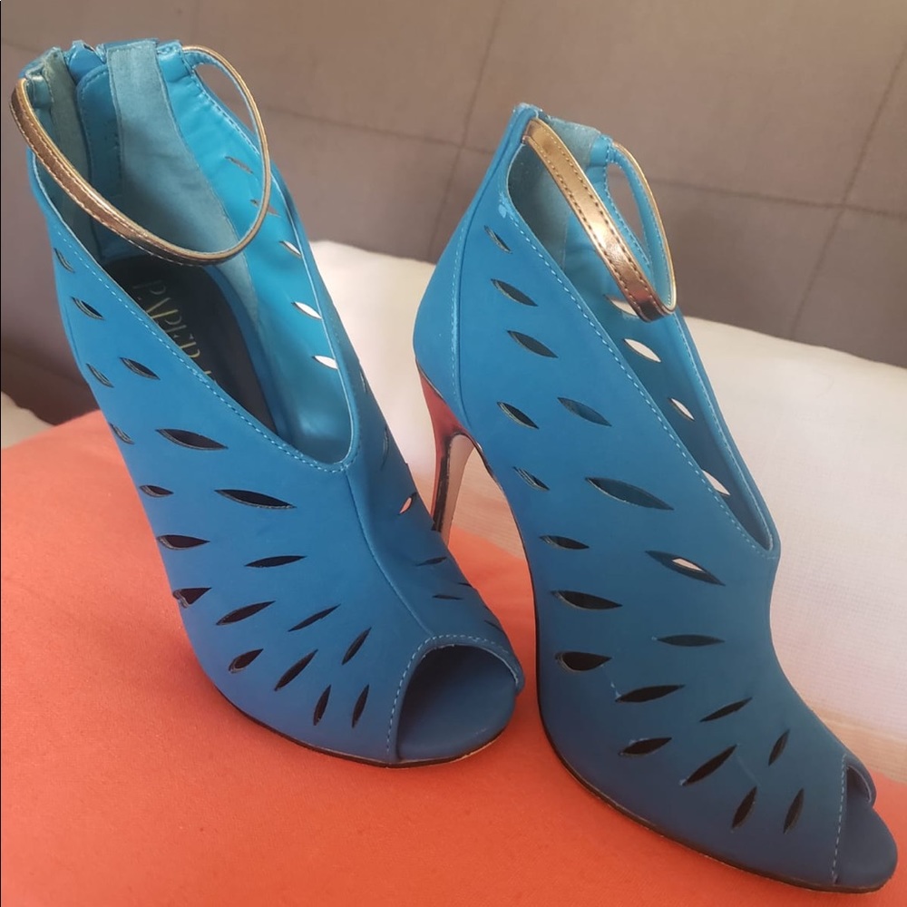 Teal heels